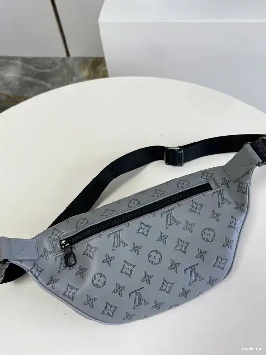 Cheap DISCOVERY LOUIS BUMBAG VUITTON 0706